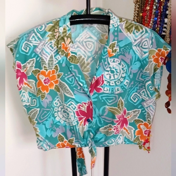 Hilo Hattie Cropped Blouse - Picture 1 of 4